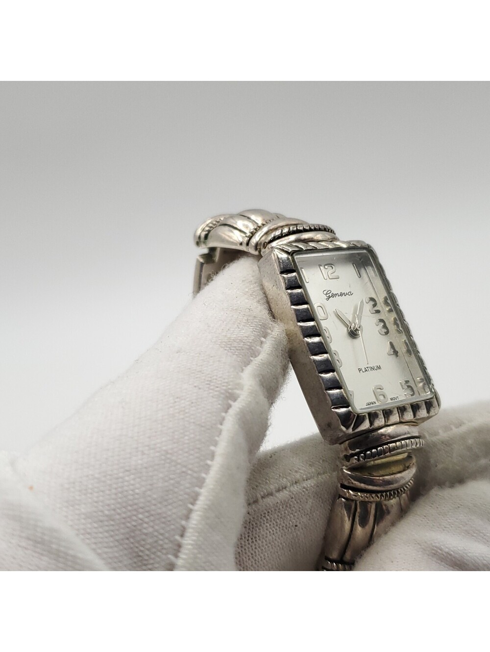 Geneva Platinum Silver Tone Quartz Toggle Band Womens Watch 19mm New Battery - Picture 11 of 16